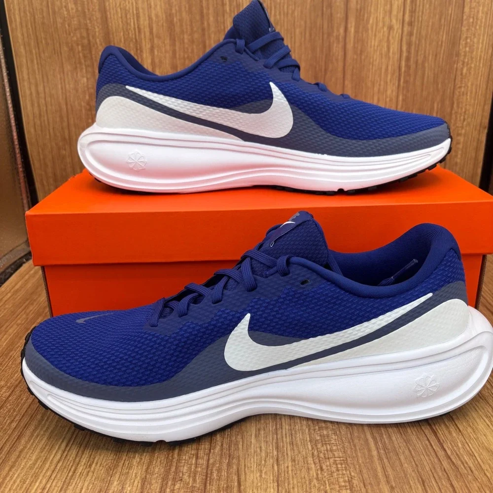 Nike revolution running